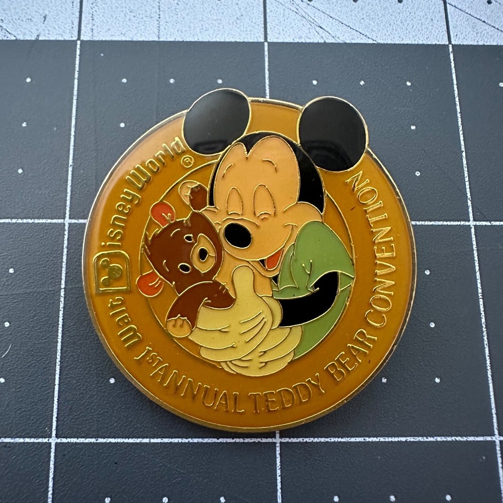 WDW 1st Annual Teddy Bear and Doll Pin Mickey Mouse